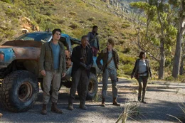 (v.l.n.r.) Thomas (Dylan O'Brien); Jorge (Giancarlo Esposito); Frypan (Dexter Darden); Newt (Thomas Brodie-Sangster); Brenda (Rosa Salazar)