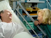 Walter (Heinz Rennhack) und Marlies Hansch (Angelika Bender) versprechen sich, in Zukunft mehr R&uuml;cksicht auf die W&uuml;nsche des anderen zu nehmen.