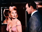 L-R: Tatiana Romanova (Daniela Bianchi) und James Bond (Sean Connery)