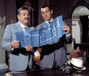 Ali Kerim Bey (Pedro Armend&aacute;riz, l.), James Bond (Sean Connery)
