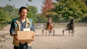 Henrys (Oliver Mommsen) Job verschl&auml;gt ihn auf die Trabrennbahn