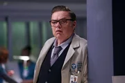 Oliver Platt als Daniel Charles in Chicago Med, Episode 703. Oliver Platt als Daniel Charles in Chicago Med, Episode 703.