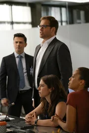 (v.l.n.r.) Benny Col&oacute;n (Freddy Rodr&iacute;guez); Dr. Jason Bull (Michael Weatherly); Cable McCrory (Annabelle Attanasio); Danny James (Jaime Lee Kirchner)