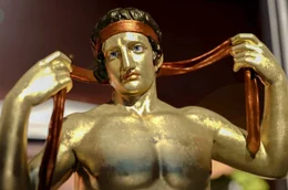 3D-Rekonstruktion der Diadumenos-Statue auf Delos: Forschende zeigen, wie die Statue m&ouml;glicherweise mit Goldbl&auml;ttern bedeckt war.