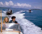 Tatiana Romanova (Daniela Bianchi), James Bond (Sean Connery)