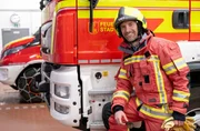 Reporter Daniel A&szlig;mann will herausfinden, warum Menschen im Ehrenamt bei der freiwilligen Feuerwehr ihr Leben riskieren.