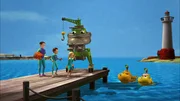 Die beiden Neffen von Taucher Tom sind zu Besuch und werden von Kran Shanty, Timmy und Bess begr&uuml;&szlig;t.