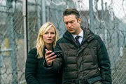 Amanda Rollins (Kelli Giddish), Dominick "Sonny" Carisi (Peter Scanavino)