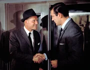 Donald _Red_ Grant (Robert Shaw, l.), James Bond (Sean Connery)