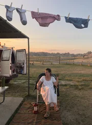 Frances McDormand (Fern).