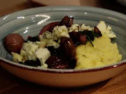 Cremige Polenta mit Blattspinat. Cremige Polenta mit Blattspinat.