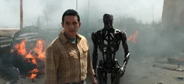 Gabriel / REV-9 (Gabriel Luna, vorne)