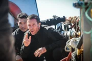 W&auml;hrend bei einem Ausflug mit seiner Tochter und seinem Sohn, Dannys Auto gestohlen wird, muss das Team in einem neuen Fall ermitteln: Steve (Alex O'Loughlin, r.) und Chin (Daniel Dae Kim, l.) ...