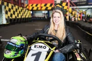 Formel 4-Fahrerin Michelle Halder auf der Rennstrecke.