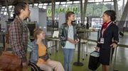Eva, Pippa und Lou begr&uuml;&szlig;en Jenny am Kreuzfahrtterminal