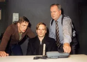 Jan Block (Wanja Mues, Mi.) gibt bei der Vernehmung durch Bonhoff (Wolfgang Krewe, li.) und Kehler (Wolfgang Bathke) zwar offen zu, ein Verh&auml;ltnis mit dem Opfer gehabt zu haben, doch mit ihrem Verschwinden habe er nichts zu tun. Die Ermittler glauben ihm jedoch nicht.