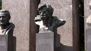Wien - Denkmal der Republik, Victor-Adler-B&uuml;ste.