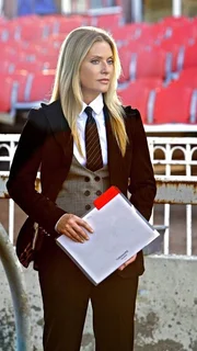 Calleigh (Emily Procter) und ihre Kollegen versuchen einen Mord an einem Rennstallbesitzer aufzukl&auml;ren.