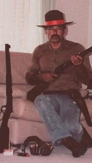 Australiens erschreckendster Serienm&ouml;rder, Ivan Milat, wurde als der Rucksack-Killer bekannt. Zwischen den Jahren 1989 und 1992 t&ouml;tete er sieben Anhalter. Bis heute sind viele Fragen ungekl&auml;rt, so dass das wirkliche Ausma&szlig; seiner Verbrechen wohl nie ans Tageslicht kommen wird. Mordete er aus reiner Unterhaltung?