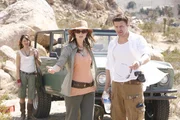 Der Freund von Brennans (Emily Deschanel, M.) Freundin Angela (Michaela Conlin) ist offensichtlich ermordet worden. Bei einem Todesfall in der W&uuml;ste ist zwar das FBI offiziell nicht zust&auml;ndig, dennoch bietet auch Booth (David Boreanaz) seine Hilfe an.
