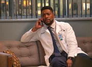 Dr. Floyd Reynolds (Jocko Sims)