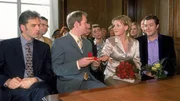 Gleich ist die Trauung vollzogen: (v.l.) Schmidt (Walter Sittler), Erik (Guntbert Warns), Nikola (Mariele Millowitsch) und Tim (Oliver Reinhard) im Standesamt kurz vor dem Ja-Wort.
