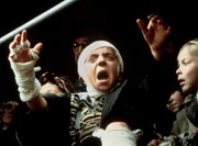 Oskar (David Bennent) hat die unglaubliche F&auml;higkeit mit lauter, heller Stimme sogar Glas zum Zerspringen zu bringen. Als er sich von seiner Heimat Danzig verabschiedet, tut er das nat&uuml;rlich auch lautstark.