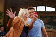 Danny versucht, Riley mit seinem neuen Teamkameraden Gerard (Antonio Sabato Jr., r.) zu verkuppeln. Dabei merkt er allerdings nicht, dass Gerard ein Auge auf Bonnie (Melissa Peterman, l.) geworfen hat ... Danny versucht, Riley mit seinem neuen Teamkameraden Gerard (Antonio Sabato Jr., r.) zu verkuppeln. Dabei merkt er allerdings nicht, dass Gerard ein Auge auf Bonnie (Melissa Peterman, l.) geworfen hat ...