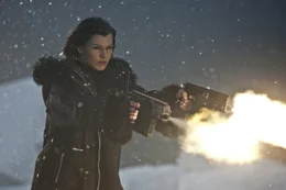 Befindet sich in einer andauernden Schlacht um den Fortbestand der Menschheit: Alice (Milla Jovovich) ...