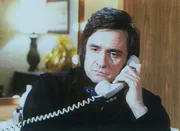 Der Country-S&auml;nger Tommy Brown (Johnny Cash) erfreut sich trotz gef&uuml;llter Konzerts&auml;le nie eines prallen Geldbeutels. Sein Verm&ouml;gen und sein Leben wird von seiner Frau Edna "verwaltet". Sie erpresst ihn, weil er fr&uuml;her ein Verh&auml;ltnis mit einer Minderj&auml;hrigen hatte.