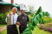 Moderatorin Monica Galetti und Chefkoch bei Ceylon Tea Trails, Sri Lanka.