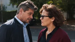 Patrick (Fritz Karl) und Julia (Barbara Auer) haben die Folgen ihrer ungew&ouml;hnlichen Ehetherapie untersch&auml;tzt.
