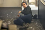 Was geht in dem hochtalentierten Marinesoldaten und M&ouml;rder blo&szlig; vor? Bei den brutalen Ermittlungsarbeiten ger&auml;t pl&ouml;tzlich auch Gregorio (Vanessa Ferlito) in die Schusslinie des bestialischen T&auml;ters ...