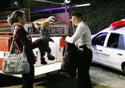 Brennan und Booth nehmen sich des Babys an, das bei dem Unfall aus dem Wagen geschleudert wurde. Mit Hilfe des Kindes wollen die beiden nach dem M&ouml;rder der verungl&uuml;ckten Frau suchen.