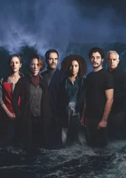 Von links: Marta (Camilla Semino Favro), Anita (Pia Lanciotti), Stefano (Fausto Sciarappa), Sylvie (Stéfi Celma), Luca (Lino Guanciale), Frank (Florian Fitz) Von links: Marta (Camilla Semino Favro), Anita (Pia Lanciotti), Stefano (Fausto Sciarappa), Sylvie (Stéfi Celma), Luca (Lino Guanciale), Frank (Florian Fitz)