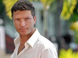 Der fr&uuml;here Arzt Martin (Hardy Kr&uuml;ger jr.) lebt als Aussteiger in Thailand.
