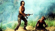 Vietnam-Veteran John Rambo (Sylvester Stallone) befreit diesmal  im Alleingang Kameraden aus einem vietnamesischen Kriegsgefangenenlager.