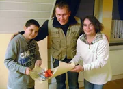 Trödelprofi Otto Schulte mit Karin und ihrem Sohn Alex. Trödelprofi Otto Schulte mit Karin und ihrem Sohn Alex.