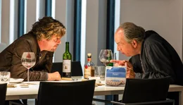 Die Streith&auml;hne Michi Griesebach (Fritz Karl, li.) und Harry Dumont (Herbert Knaup) kommen sich n&auml;her.