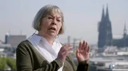 Die K&ouml;lner Aktivistin Gisela Schneider erz&auml;hlt, wie sie damals f&uuml;r die Frauenrechte k&auml;mpfte und in der K&ouml;lner Fu&szlig;g&auml;ngerzone Unterschriften f&uuml;r die Aktion gegen &sect; 218 sammelte.