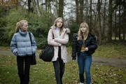 Entgegen ihrer Befürchtungen findet Holly (Flora Ofelia Hofmann Lindahl, li.) in der neuen Schule Anschluss und freundet sich mit Ella (Freja Pedersen, re.) und Sofie (Ella Paaske, li.) an. Entgegen ihrer Befürchtungen findet Holly (Flora Ofelia Hofmann Lindahl, li.) in der neuen Schule Anschluss und freundet sich mit Ella (Freja Pedersen, re.) und Sofie (Ella Paaske, li.) an.