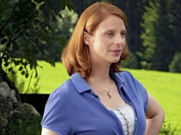 Bettina (Julia J&auml;ger) f&uuml;hlt sich auf dem Land wie Zuhause.