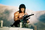 In einem Menschen und Material verschlingenden Ein-Mann-Feldzug macht der "oberhemdfreie" Rambo (Sylvester Stallone) die kommunistische &Uuml;bermacht platt.