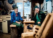 SRF bi de L&uuml;t - Unser Dorf. Folge 1. Beat B&uuml;sser und Sepp J&ouml;hl.