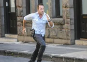 Steve McGarrett (Alex O'Loughlin) Steve McGarrett (Alex O'Loughlin)