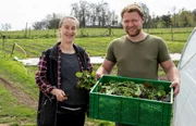 Marie Woeste und Lewis Zierke betreiben auf Hof Woeste &ouml;kologische Landwirtschaft.