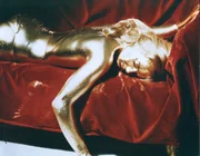 Jill (Shirley Eaton)