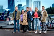 (v.li.): Max Herzog (Martin Gruber), Franziska Beck (Maria Happel), Julius Rubatsch (Max Fischnaller), Helmuth Nowak (Gregor Seberg), Penny Lanz (Lilian Klebow), Klaus Lechner (Andreas Kiendl)
