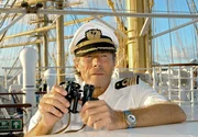MDR Fernsehen UNTER WEISSEN SEGELN - FR&Uuml;HLINGSGEF&Uuml;HLE, Kapit&auml;n Jensen (Horst Janson) sticht mit der "Royal Clipper" in See.