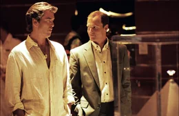 L-R: Max (Pierce Brosnan) , Stan (Woody Harrelson)